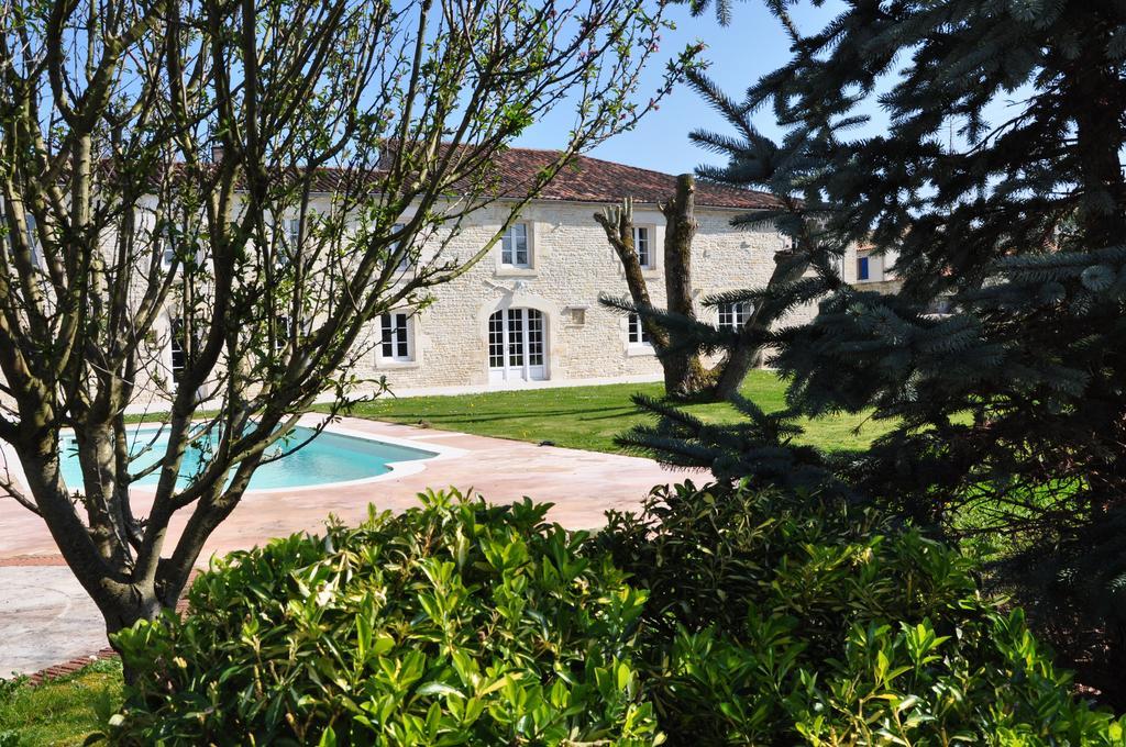 Le Soleil Et Les Etoiles Bed & Breakfast Saint-Sauveur-d'Aunis Dış mekan fotoğraf