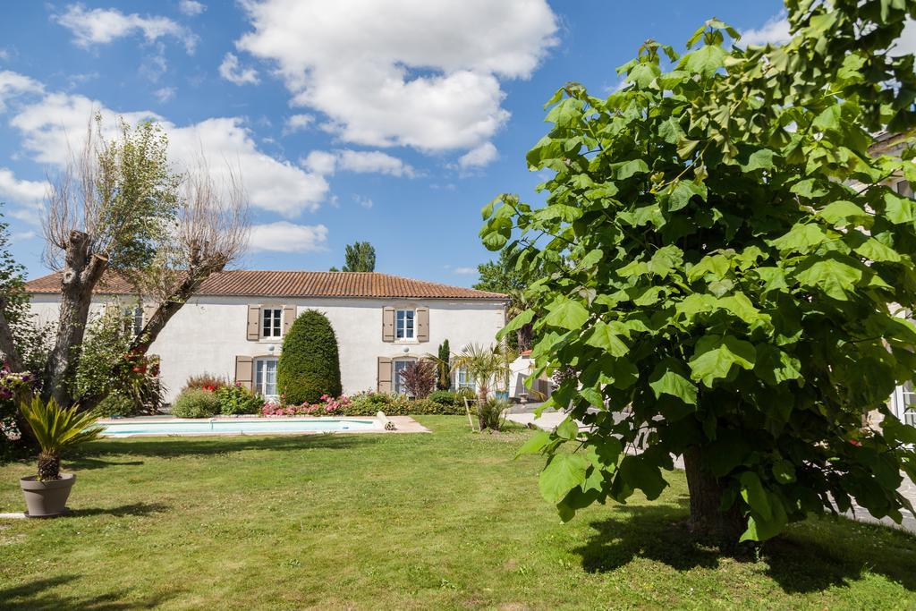 Le Soleil Et Les Etoiles Bed & Breakfast Saint-Sauveur-d'Aunis Dış mekan fotoğraf