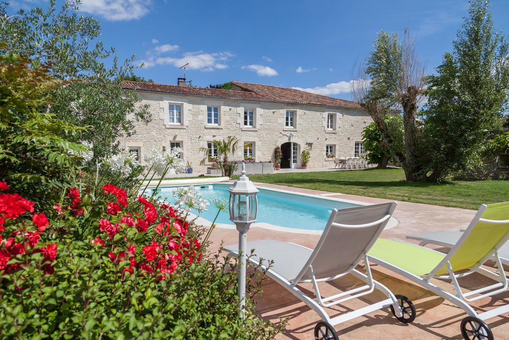 Le Soleil Et Les Etoiles Bed & Breakfast Saint-Sauveur-d'Aunis Dış mekan fotoğraf