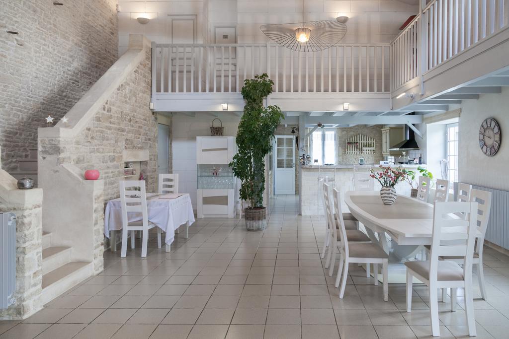 Le Soleil Et Les Etoiles Bed & Breakfast Saint-Sauveur-d'Aunis Dış mekan fotoğraf