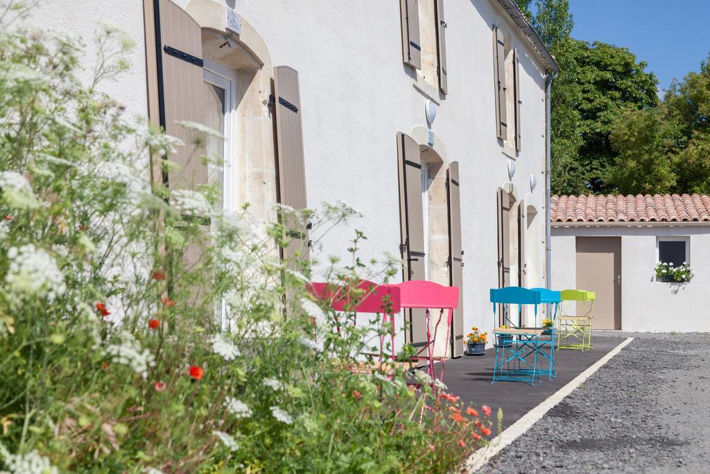 Le Soleil Et Les Etoiles Bed & Breakfast Saint-Sauveur-d'Aunis Dış mekan fotoğraf